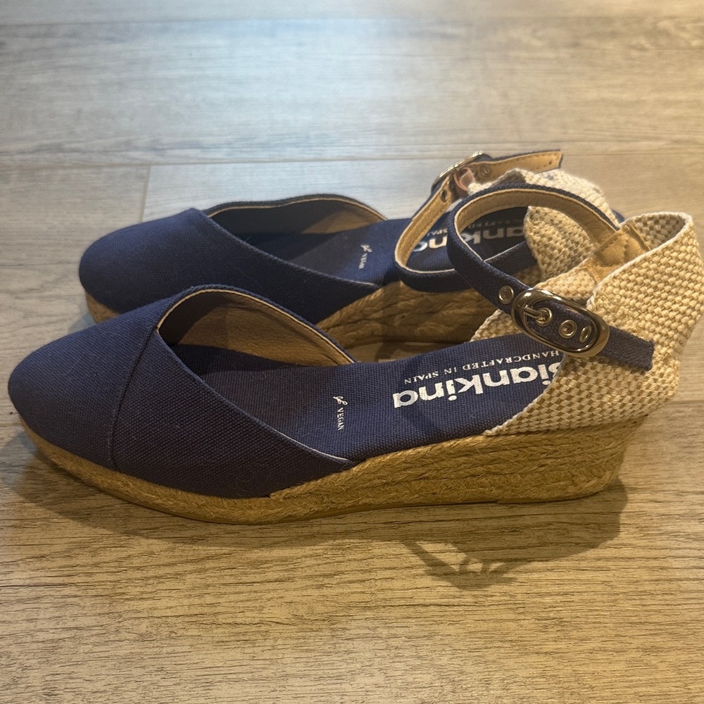 Biankina Women's Navy & Tan Vegan Espadrille Wedges Sz 8 NWOT